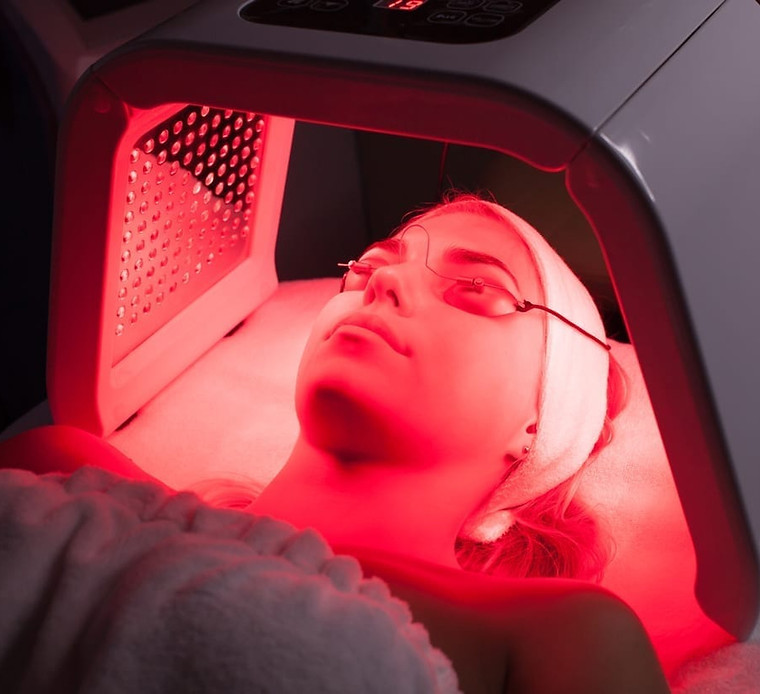 LED Light Therapy Facial