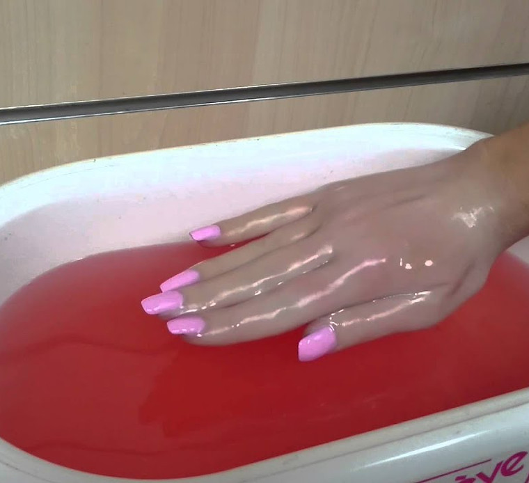 MD European Beauty Studio Parafin Treatment